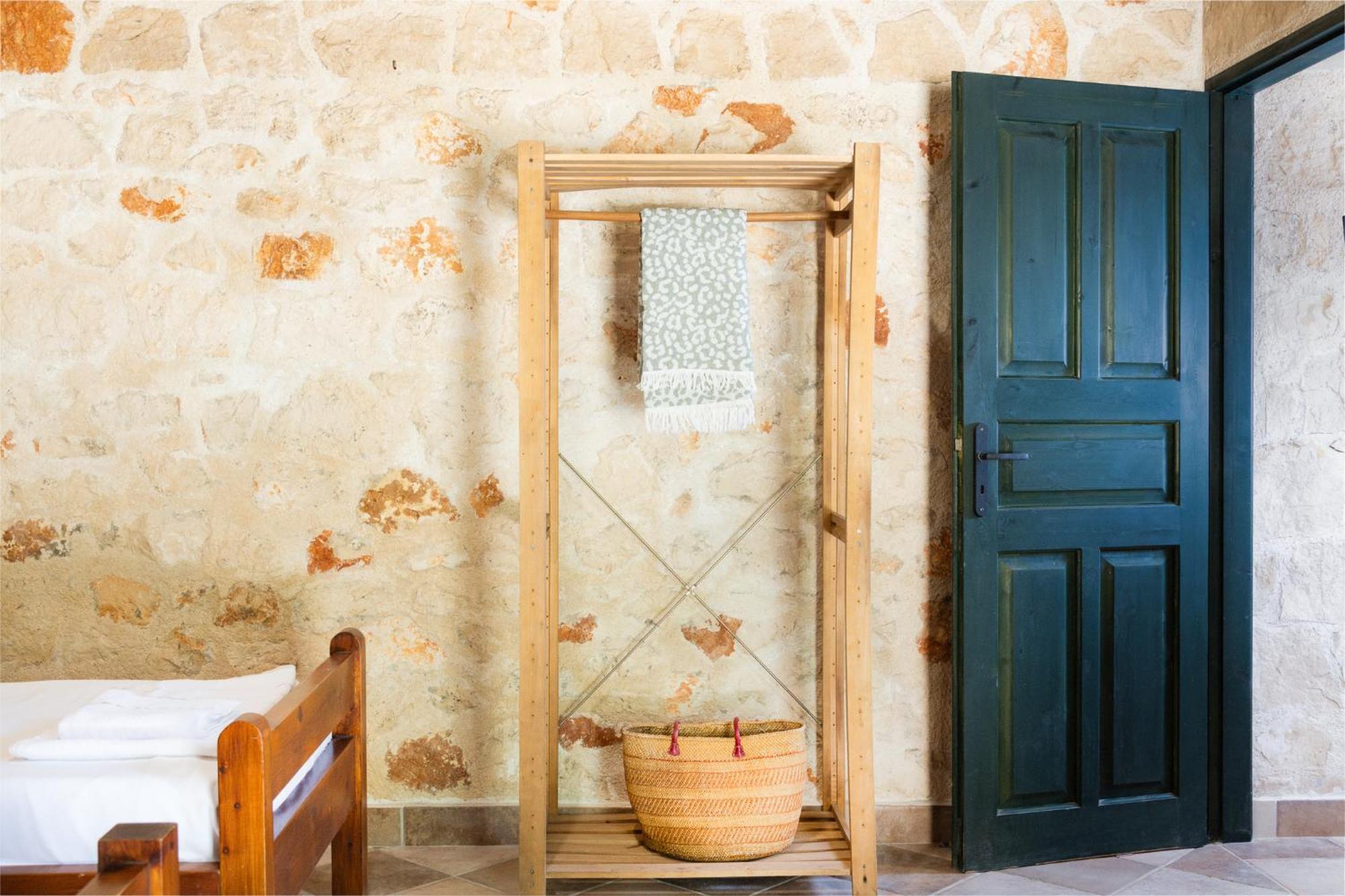 Orama Stone Apartments - Authentic Hospitality In A Historical Location, By Zantewize 객실 사진
