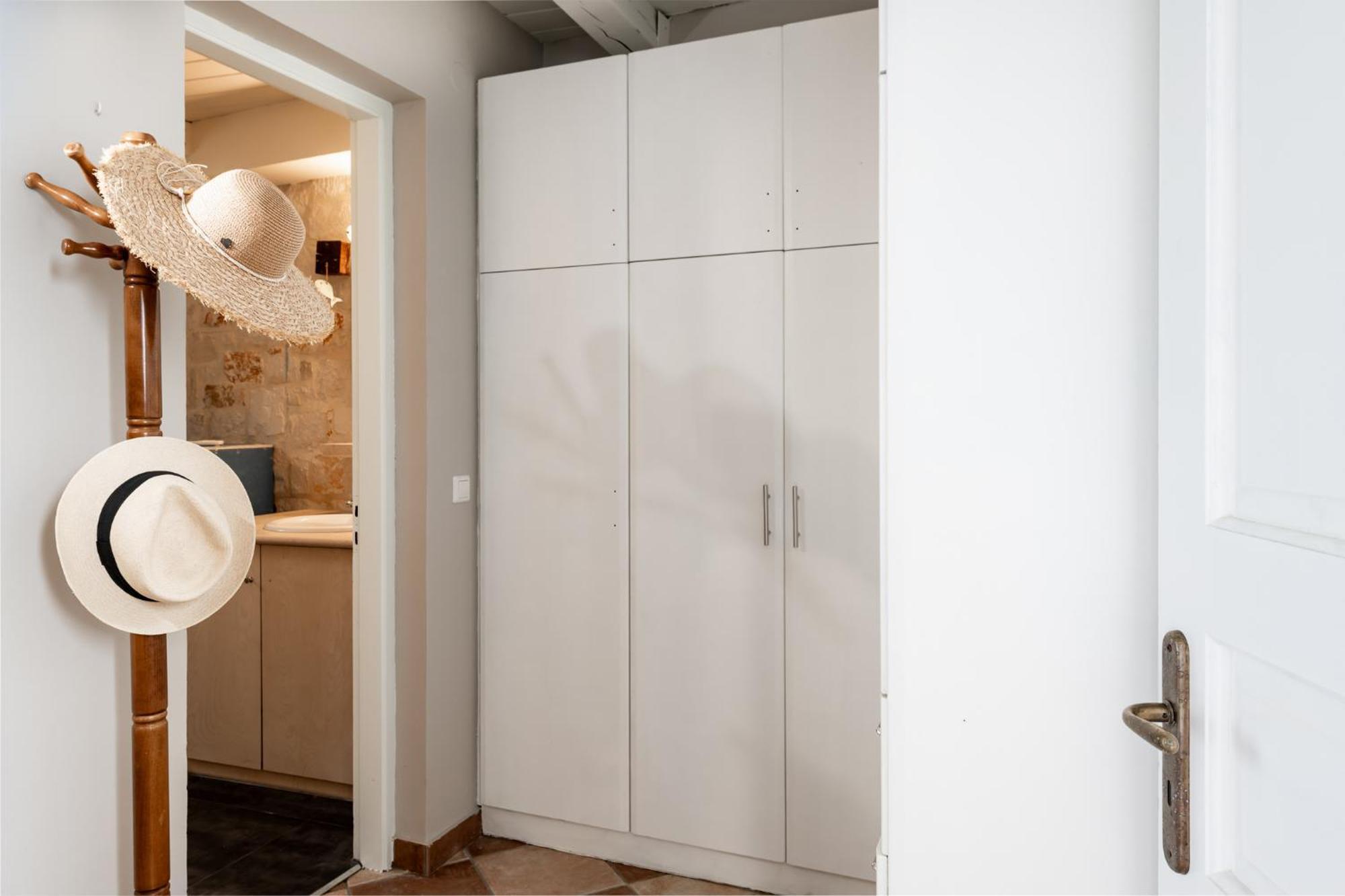 Orama Stone Apartments - Authentic Hospitality In A Historical Location, By Zantewize 객실 사진