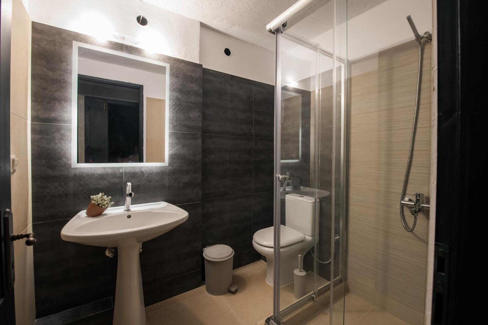 Orama Stone Apartments - Authentic Hospitality In A Historical Location, By Zantewize 객실 사진