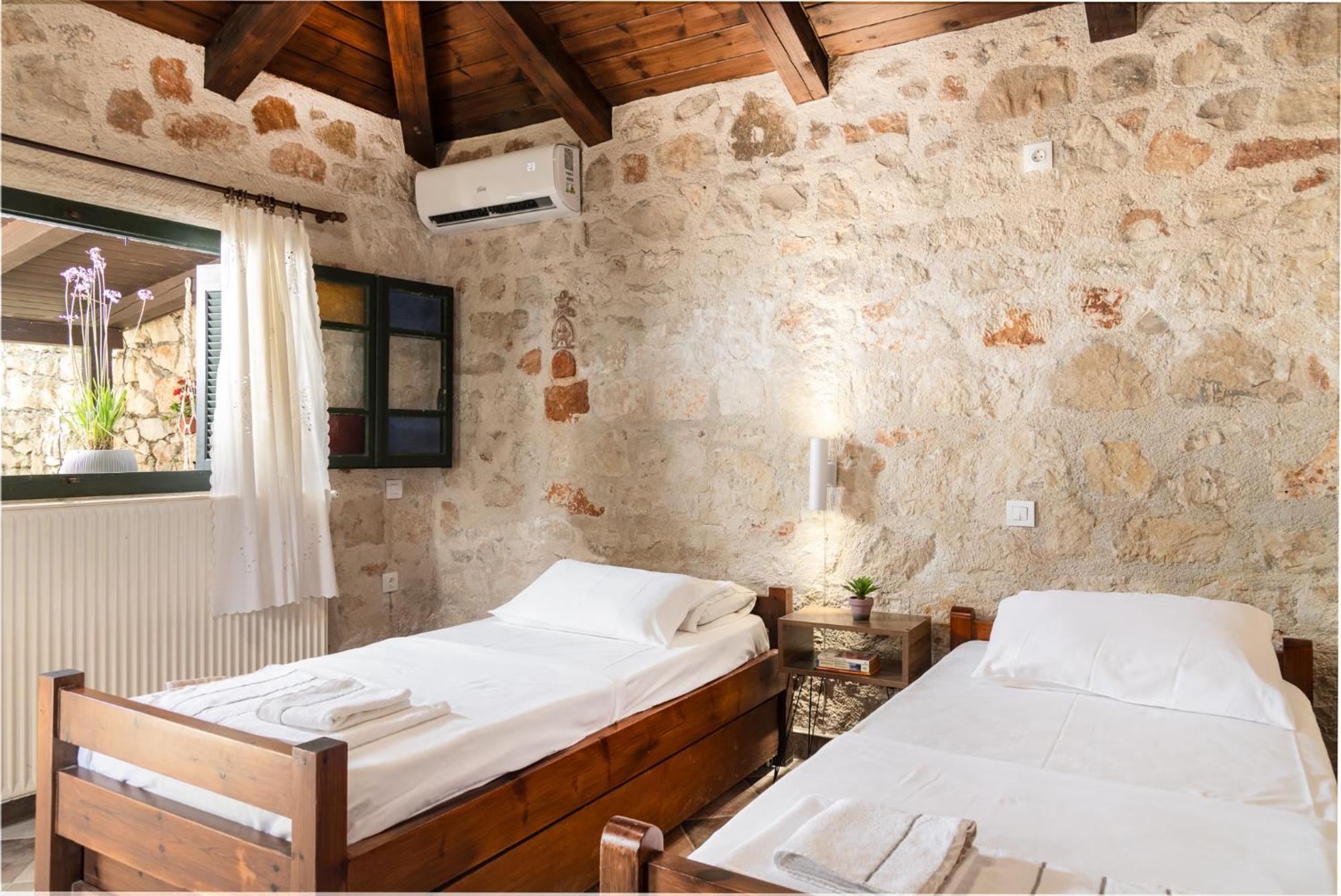 Orama Stone Apartments - Authentic Hospitality In A Historical Location, By Zantewize 객실 사진