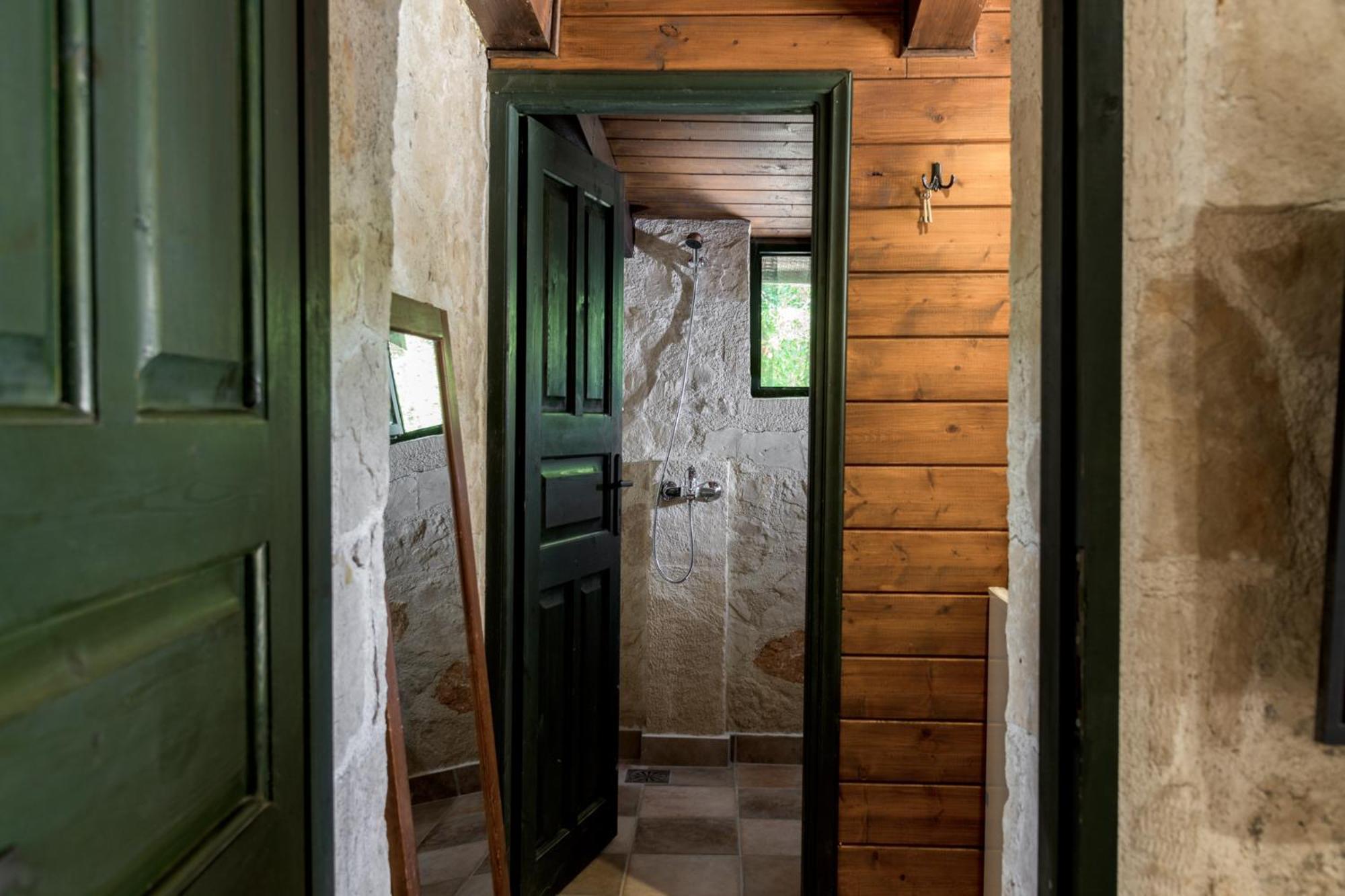 Orama Stone Apartments - Authentic Hospitality In A Historical Location, By Zantewize 객실 사진
