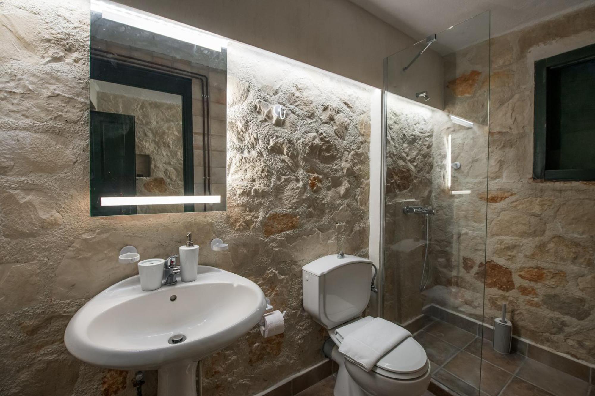 Orama Stone Apartments - Authentic Hospitality In A Historical Location, By Zantewize 객실 사진