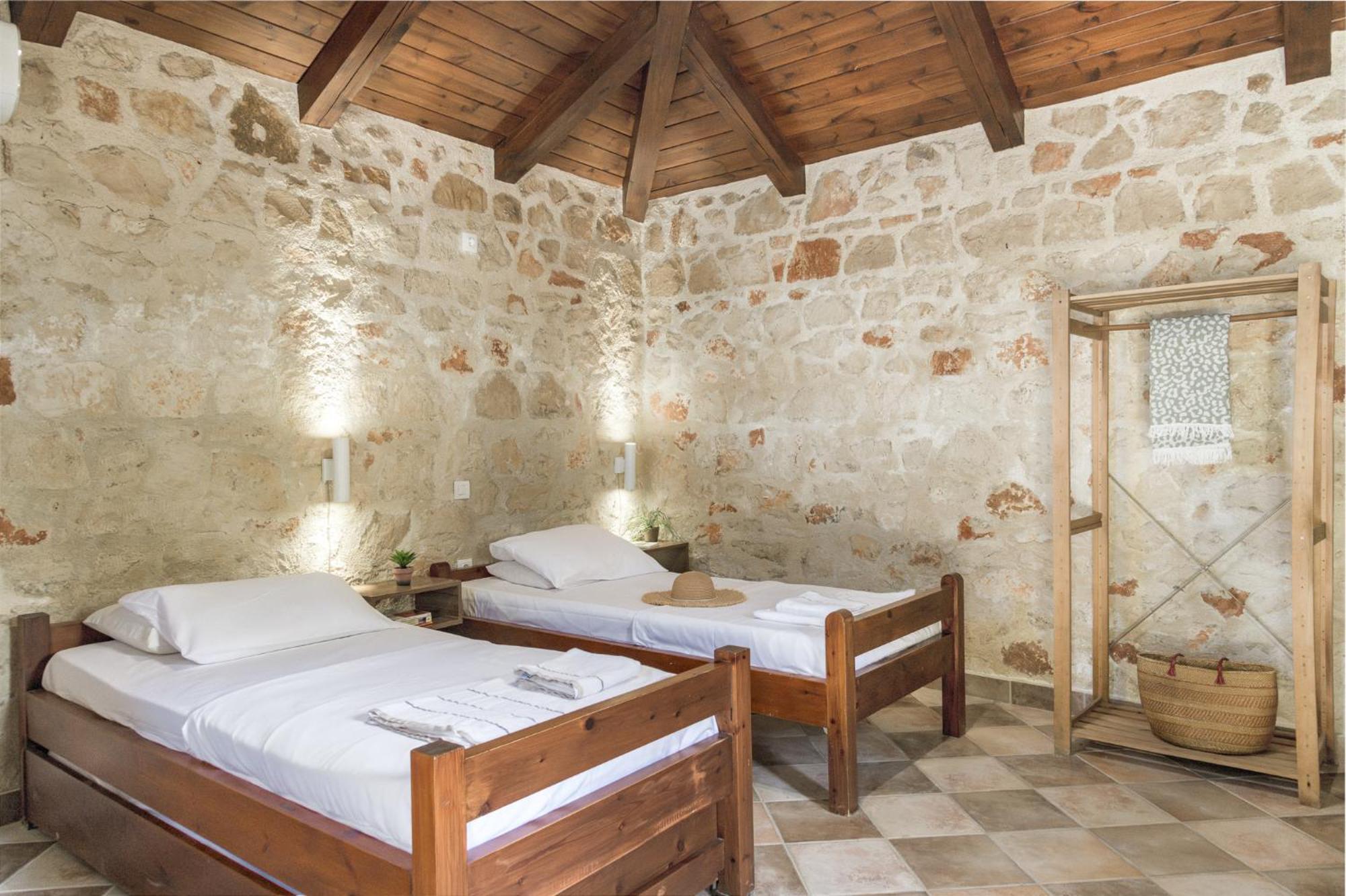 Orama Stone Apartments - Authentic Hospitality In A Historical Location, By Zantewize 객실 사진