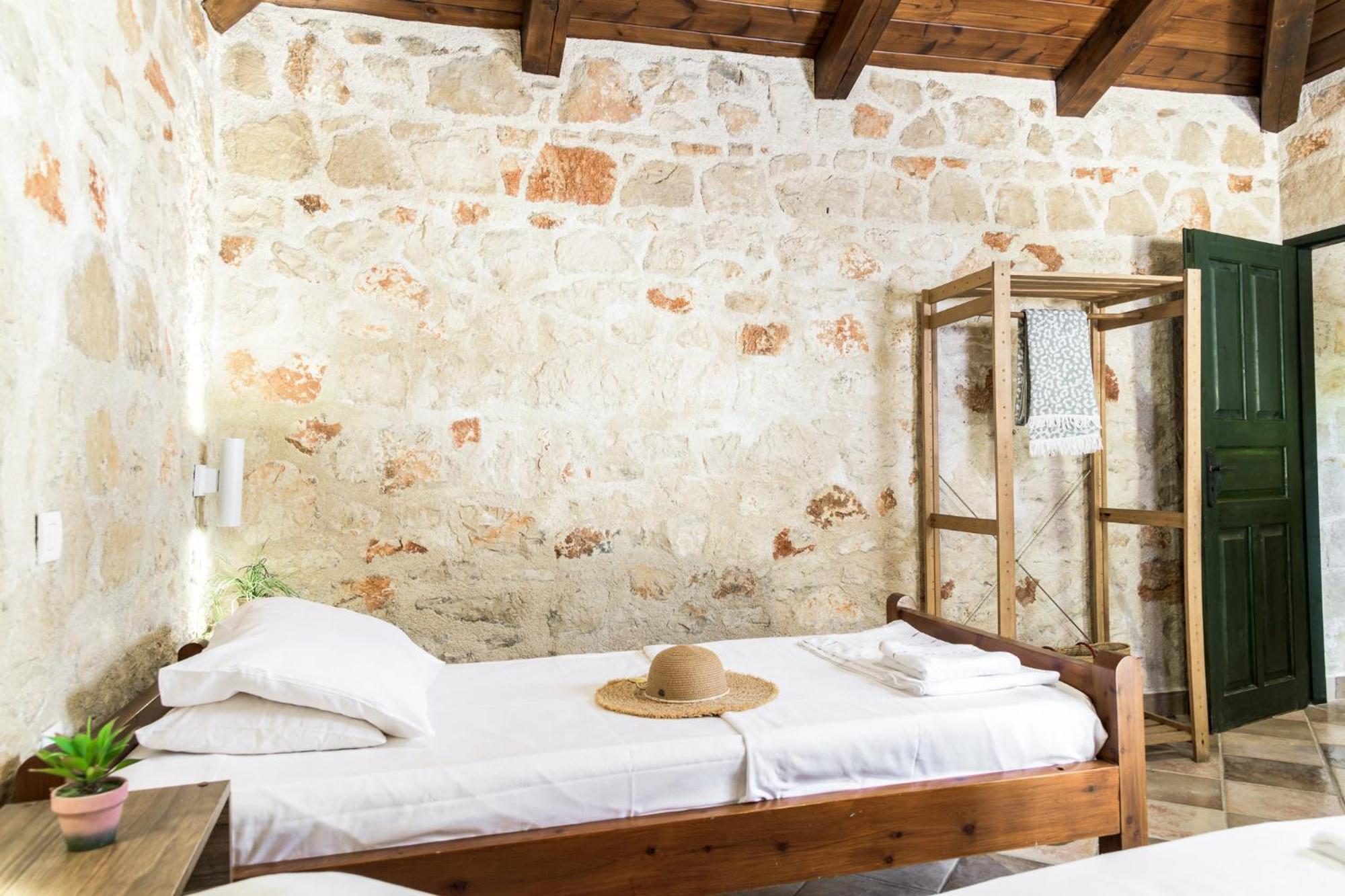Orama Stone Apartments - Authentic Hospitality In A Historical Location, By Zantewize 객실 사진
